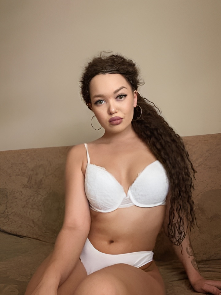 Леночка привлекательная девушка из Магнитогорска цена от 3000 руб