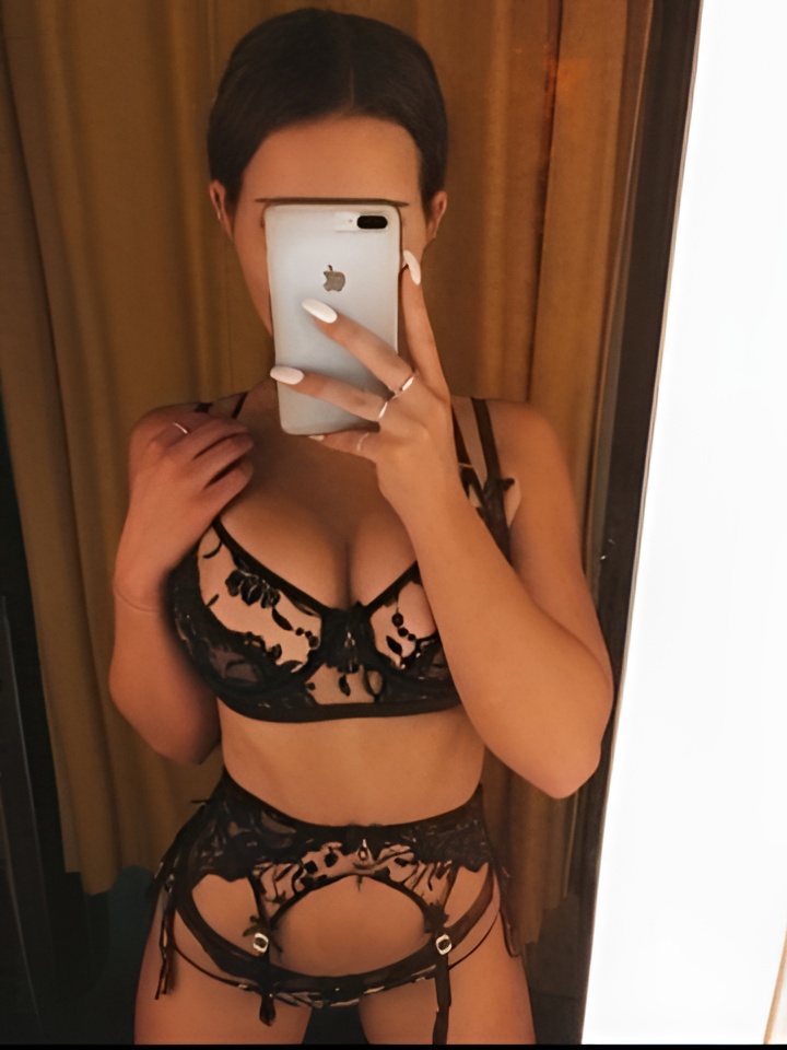 Рита привлекательная девушка из Магнитогорска цена от 4000 руб