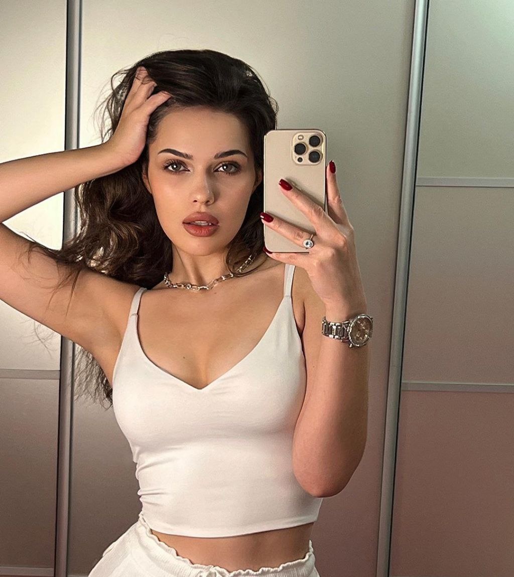 Ксюша привлекательная девушка из Магнитогорска цена от 3000 руб